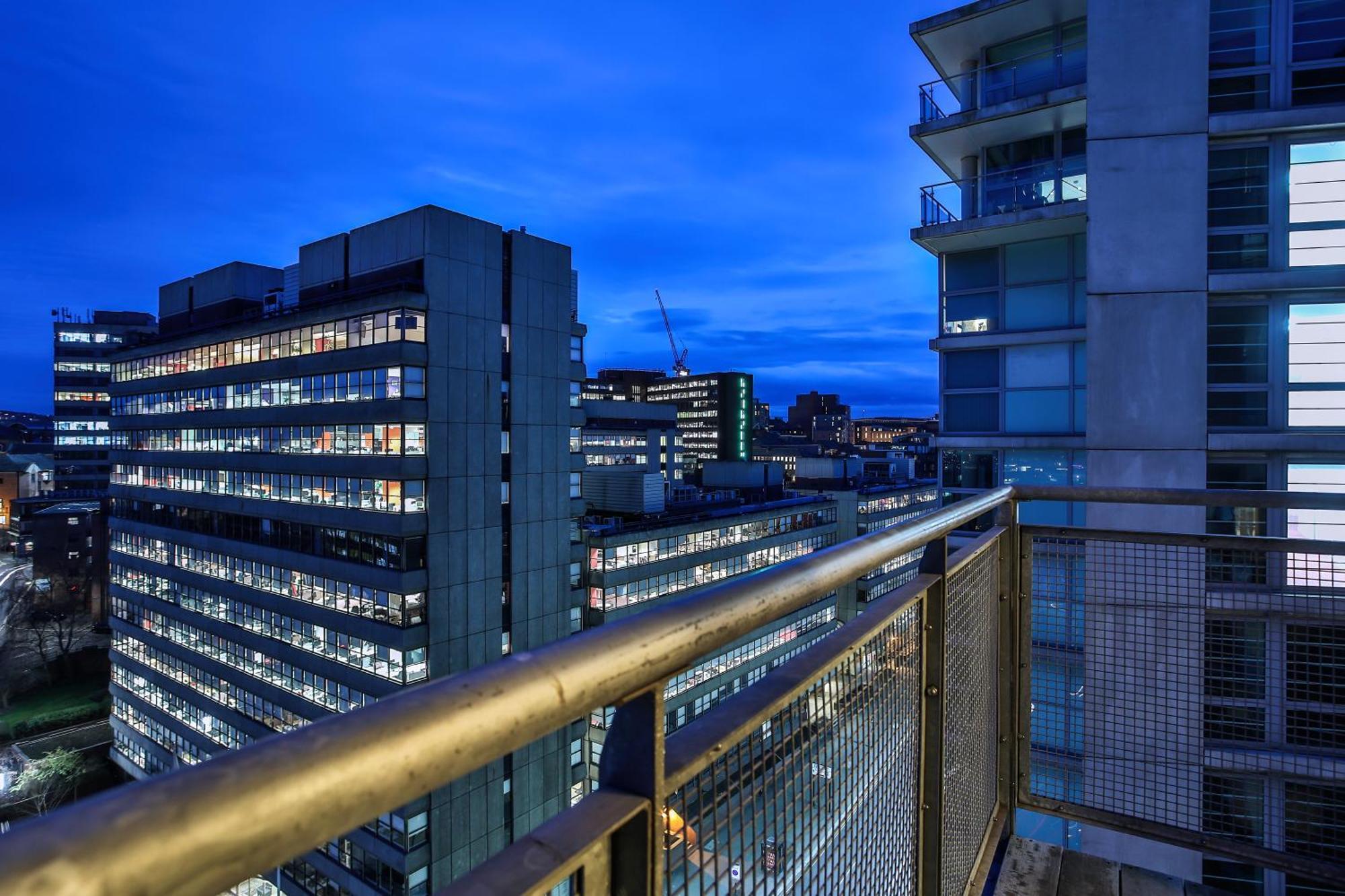 Skyview Apartment By Noknokstay - City Centre With Parking - Group, Family, Business Sheffield Buitenkant foto
