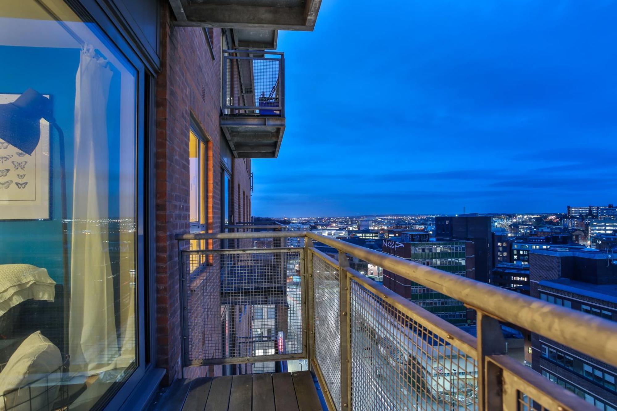 Skyview Apartment By Noknokstay - City Centre With Parking - Group, Family, Business Sheffield Buitenkant foto
